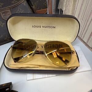LOUIS VUITTON MONOGRAM AVIATOR SUNGLASSES